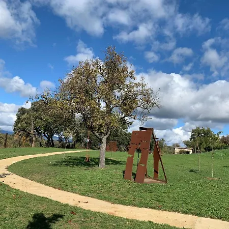 בית נופש De Un Artista En Plena Naturaleza Piscina Y Parque De Esculturas En