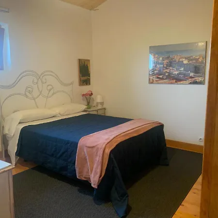 De Un Artista En Plena Naturaleza Piscina Y Parque De Esculturas En *