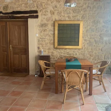 De Un Artista En Plena Naturaleza Piscina Y Parque De Esculturas En בית נופש *