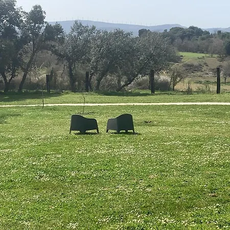 De Un Artista En Plena Naturaleza Piscina Y Parque De Esculturas En Prázdninový dům *