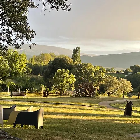 בית נופש De Un Artista En Plena Naturaleza Piscina Y Parque De Esculturas En
