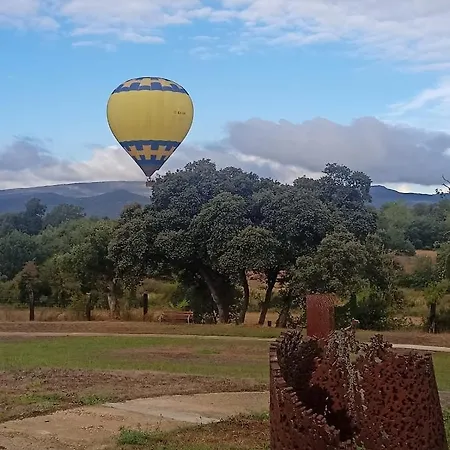 De Un Artista En Plena Naturaleza Piscina Y Parque De Esculturas En * Villarcayo