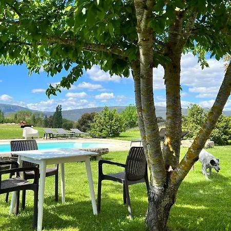 De Un Artista En Plena Naturaleza Piscina Y Parque De Esculturas En Casa vacanze Villarcayo