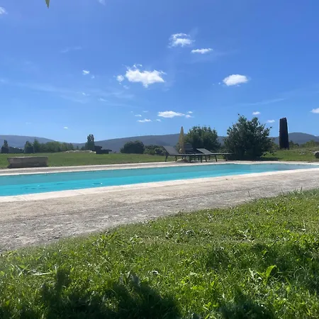 בית נופש De Un Artista En Plena Naturaleza Piscina Y Parque De Esculturas En *