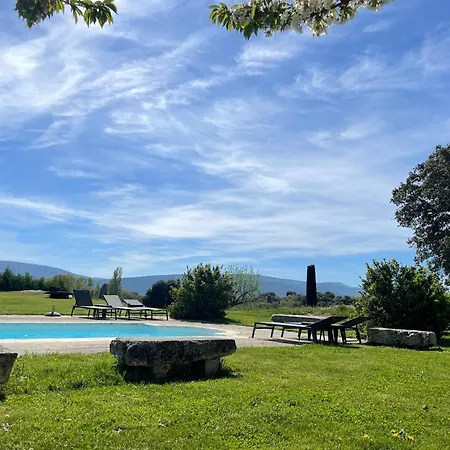 De Un Artista En Plena Naturaleza Piscina Y Parque De Esculturas En Vakantiehuis