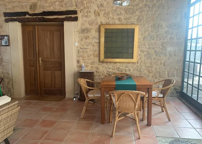 De Un Artista En Plena Naturaleza Piscina Y Parque De Esculturas En Vakantiehuis *