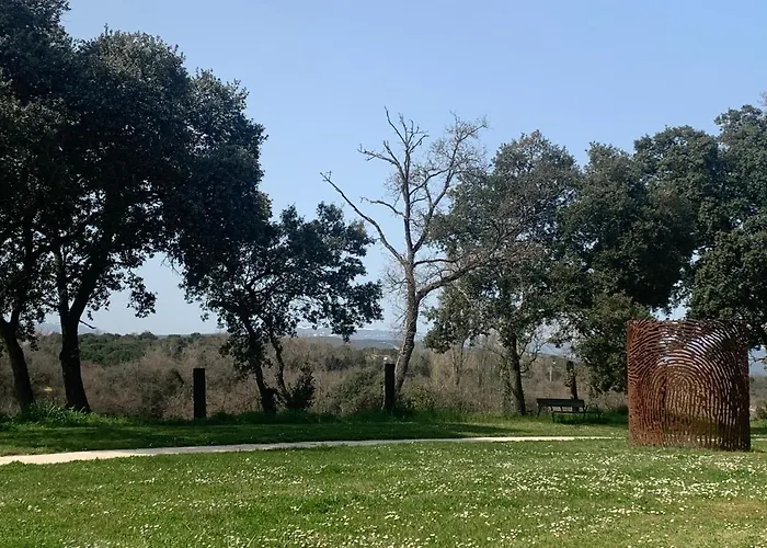 Vakantiehuis De Un Artista En Plena Naturaleza Piscina Y Parque De Esculturas En Villarcayo