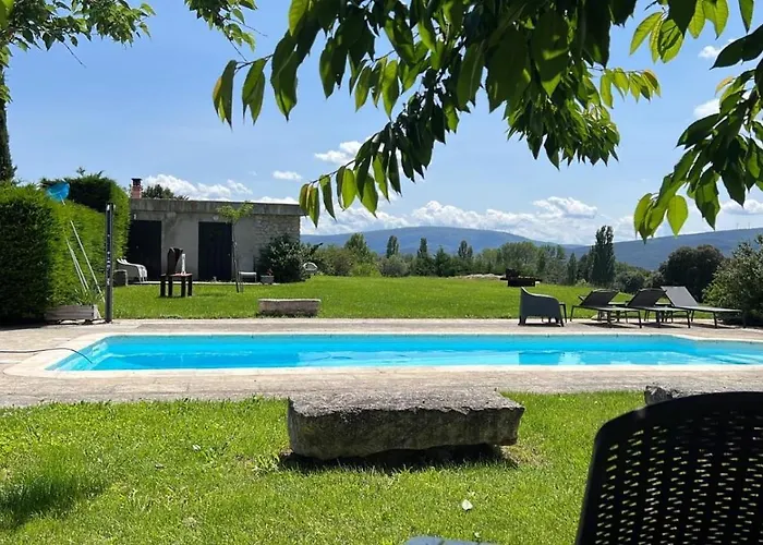 De Un Artista En Plena Naturaleza Piscina Y Parque De Esculturas En * Villarcayo