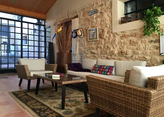 De Un Artista En Plena Naturaleza Piscina Y Parque De Esculturas En * Villarcayo